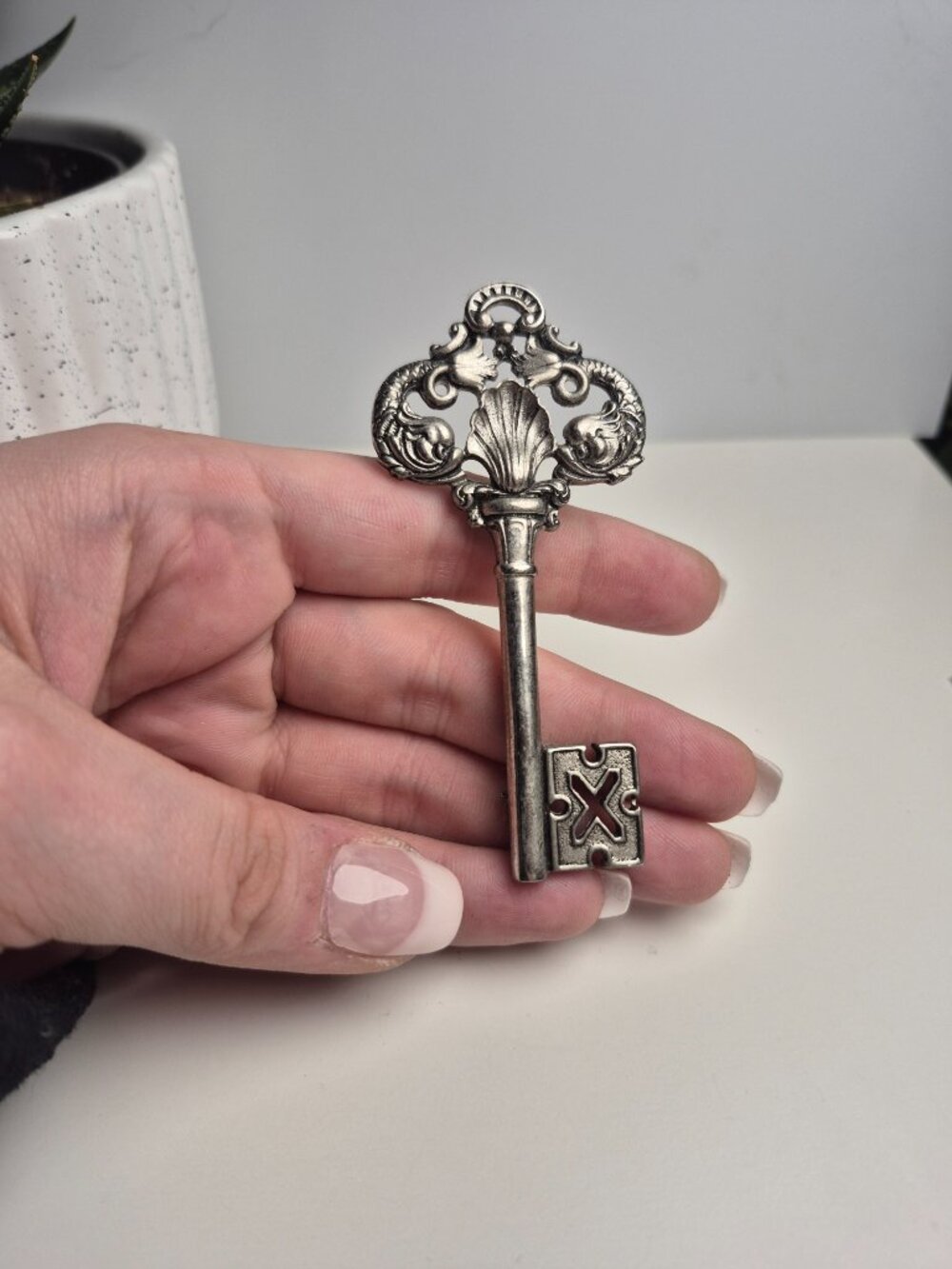 Sterling Silver Key Broach / Pin - Picture 4 of 8